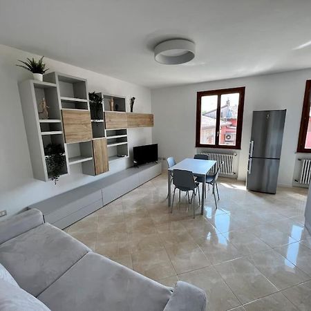 Beija Flor-Trilocale Piazza Garibaldi N18 Lägenhet Desenzano del Garda Exteriör bild