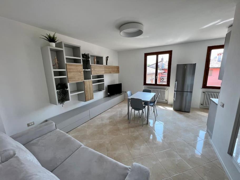 Beija Flor-Trilocale Piazza Garibaldi N18 Lägenhet Desenzano del Garda Exteriör bild