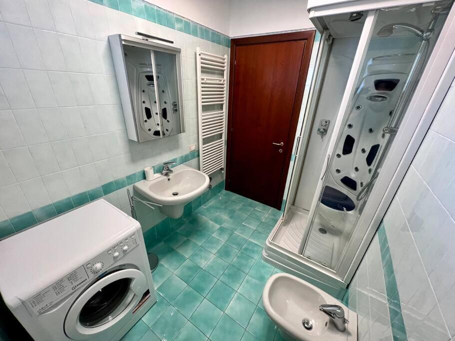Beija Flor-Trilocale Piazza Garibaldi N18 Lägenhet Desenzano del Garda Exteriör bild