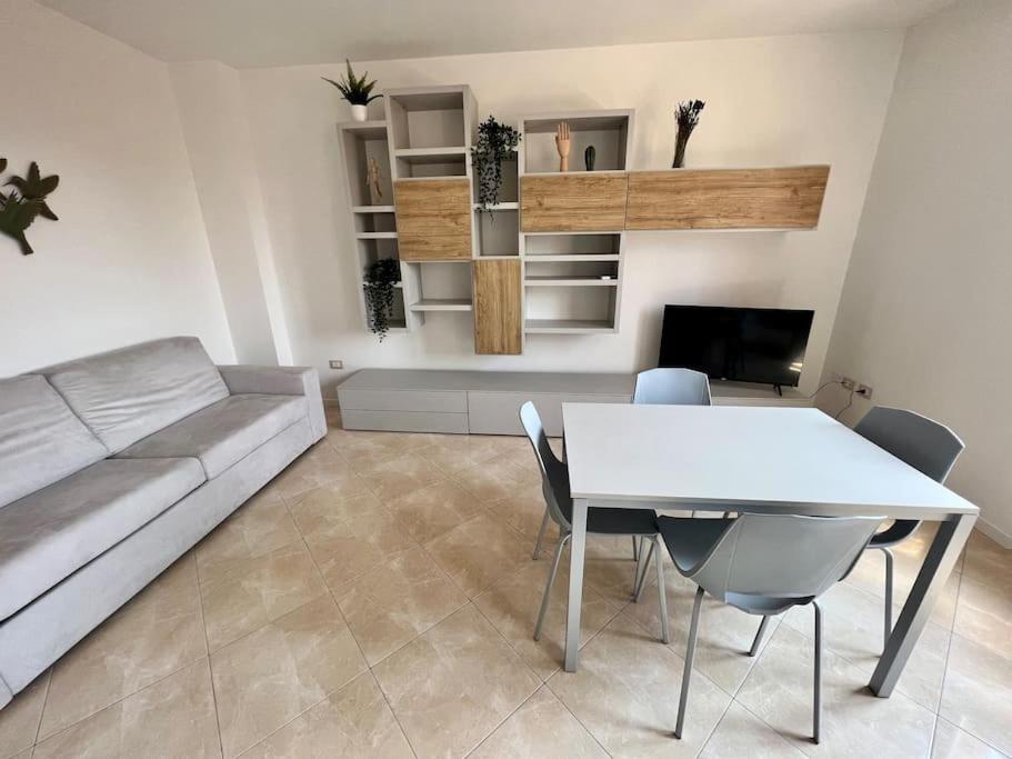 Beija Flor-Trilocale Piazza Garibaldi N18 Lägenhet Desenzano del Garda Exteriör bild