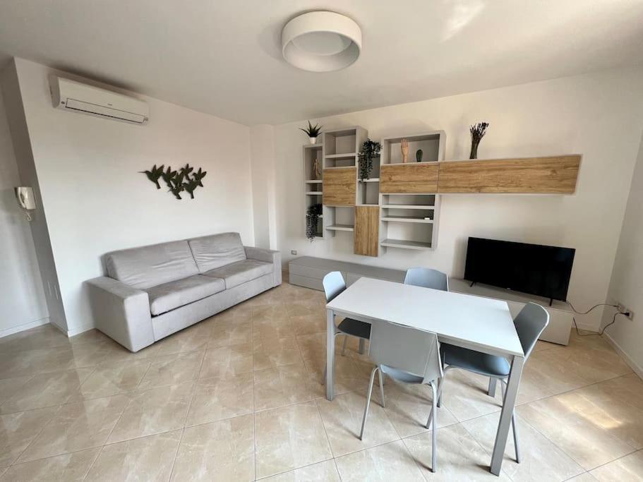 Beija Flor-Trilocale Piazza Garibaldi N18 Lägenhet Desenzano del Garda Exteriör bild