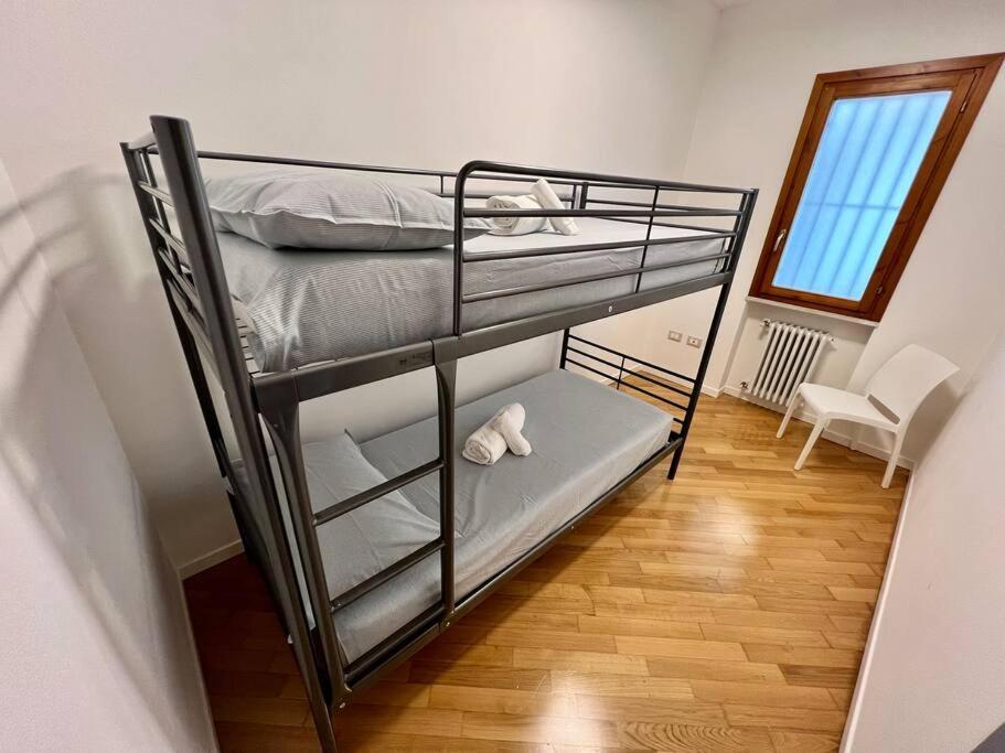 Beija Flor-Trilocale Piazza Garibaldi N18 Lägenhet Desenzano del Garda Exteriör bild